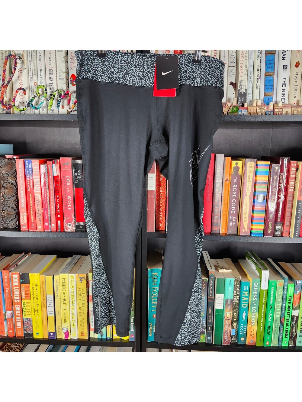 NWT Nike Dri-FIT Stay Warm Running Crop Leggings Women's L Black Animal Print